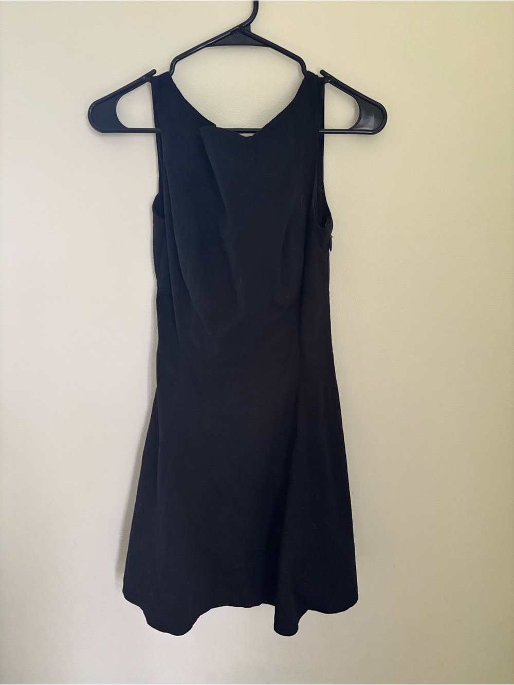 Abercrombie and Fitch Mila High Neck Open Back - Picture 4 of 4